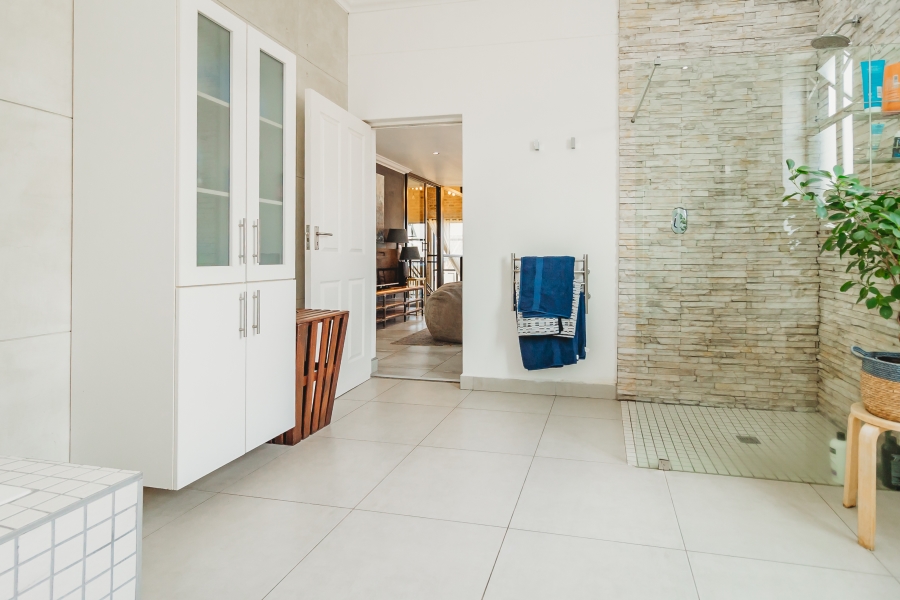 5 Bedroom Property for Sale in Kraaibosch Country Estate Western Cape